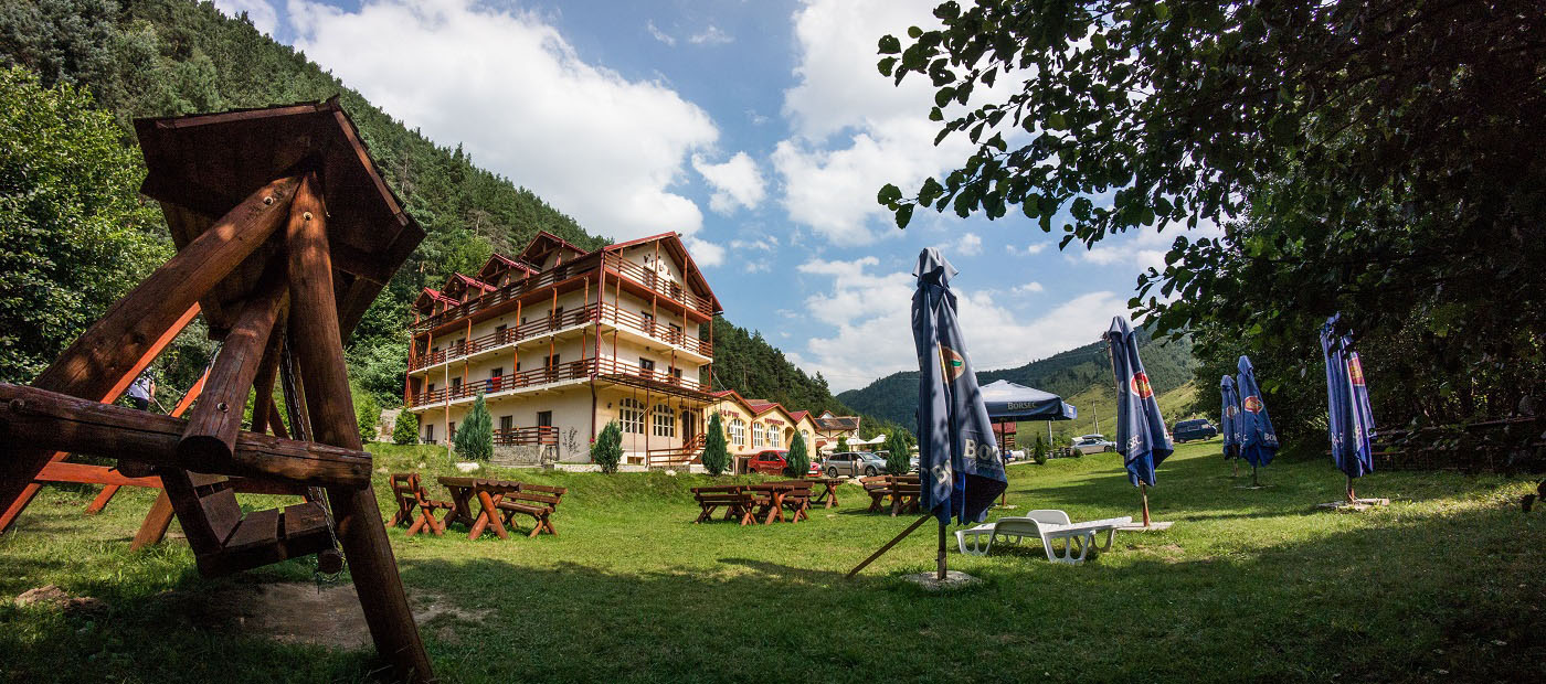 Cazare in Paltinis - PENSIUNEA ALPIN - Valea Stezii Cazare in Paltinis - PENSIUNEA ALPIN - Valea Stezii